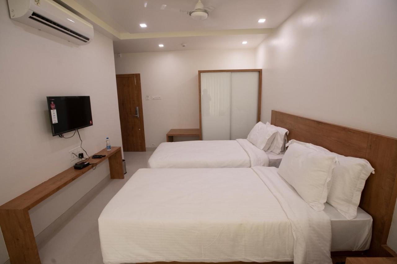 แคปิตัล โอ 47631 โฮเต็ล ดิ ออเรนจ์ แฟล็ก Hotel ออรังกาบัด ภายนอก รูปภาพ