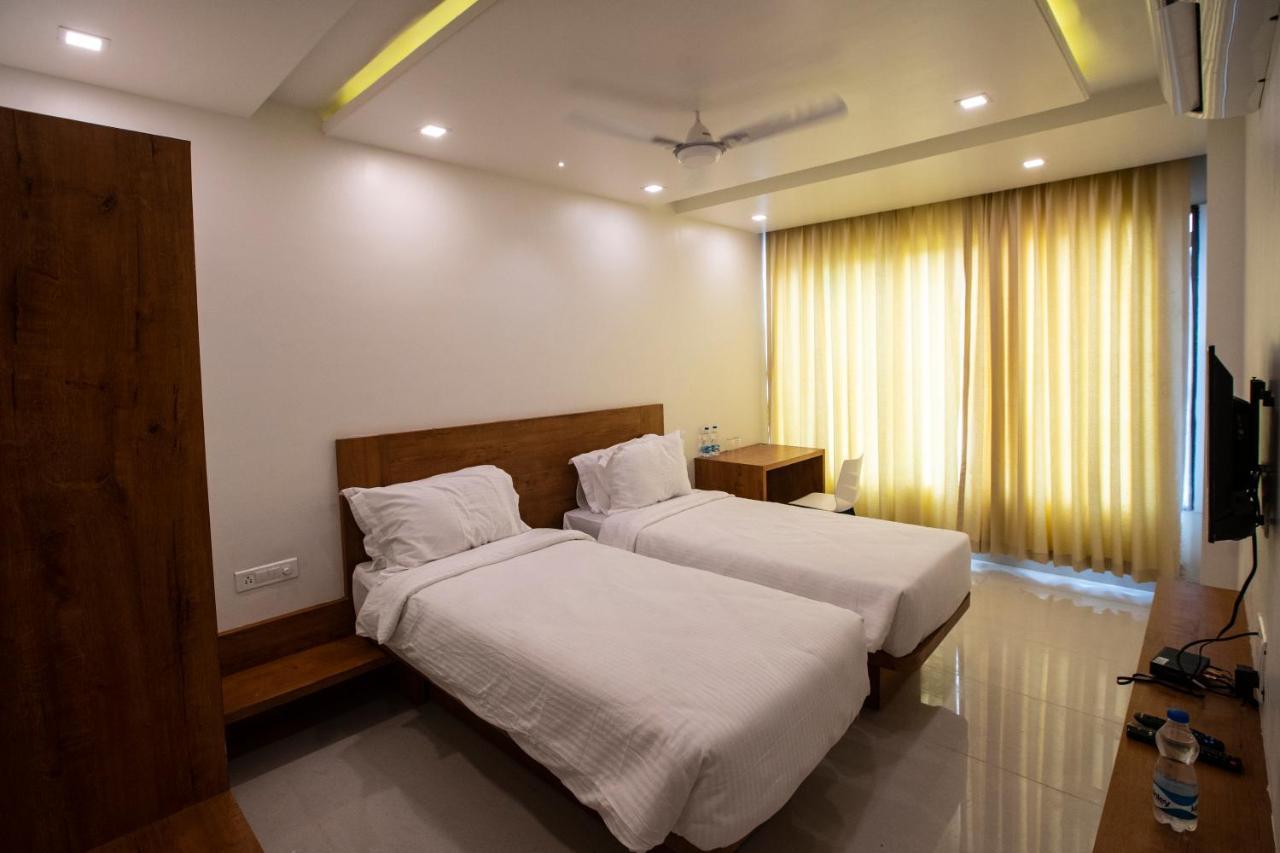 แคปิตัล โอ 47631 โฮเต็ล ดิ ออเรนจ์ แฟล็ก Hotel ออรังกาบัด ภายนอก รูปภาพ