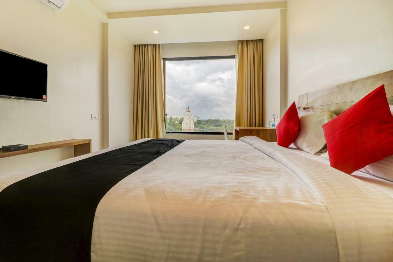 แคปิตัล โอ 47631 โฮเต็ล ดิ ออเรนจ์ แฟล็ก Hotel ออรังกาบัด ภายนอก รูปภาพ