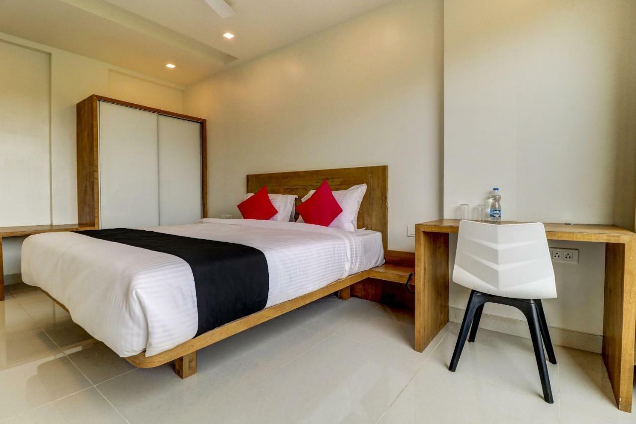 แคปิตัล โอ 47631 โฮเต็ล ดิ ออเรนจ์ แฟล็ก Hotel ออรังกาบัด ภายนอก รูปภาพ