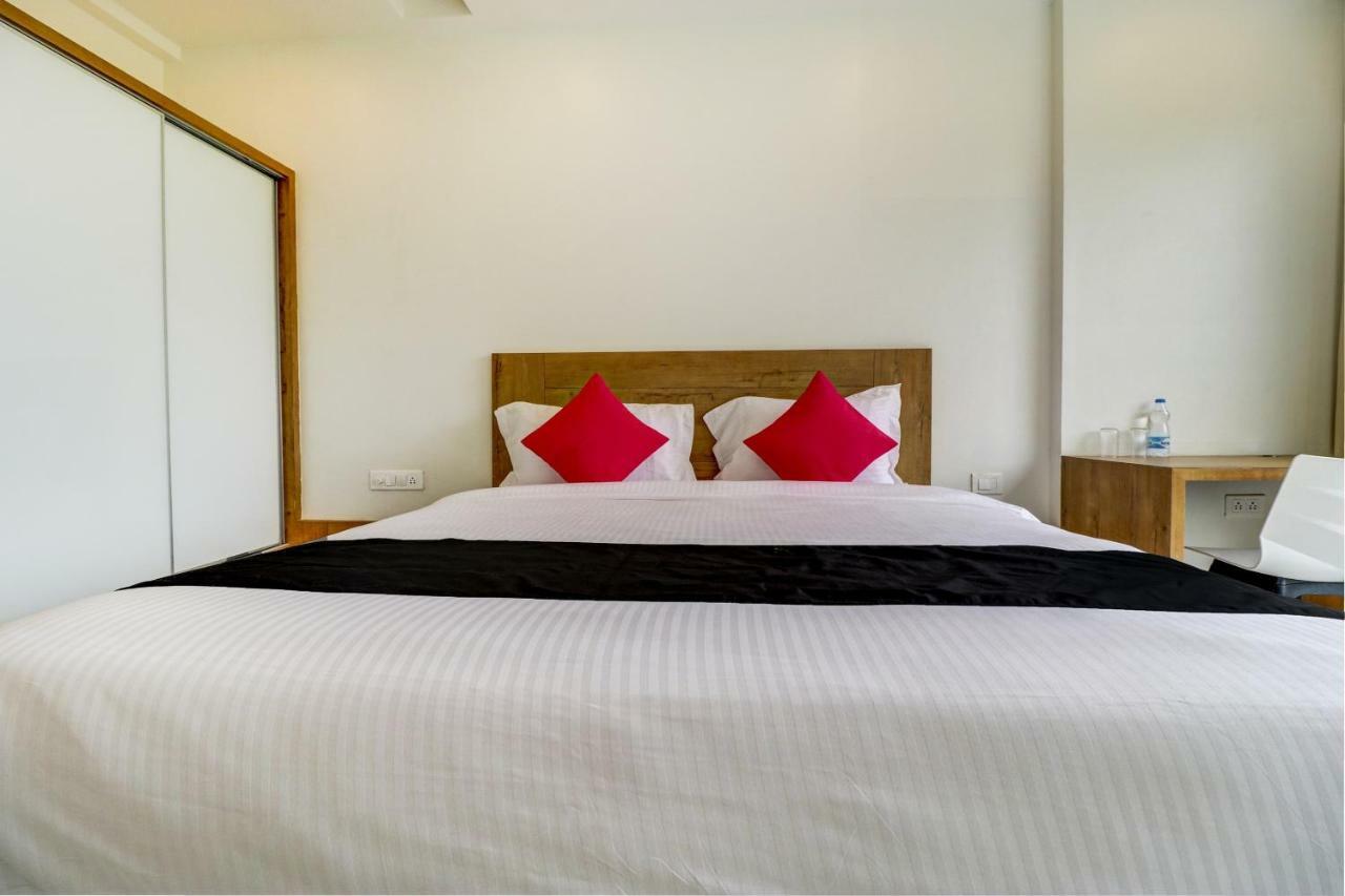 แคปิตัล โอ 47631 โฮเต็ล ดิ ออเรนจ์ แฟล็ก Hotel ออรังกาบัด ภายนอก รูปภาพ